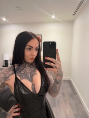 Miss Valentina Dominatrix