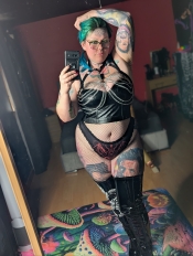 Mistress Zoe Dominatrix