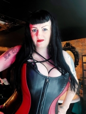 Mistress Argenta Dominatrix