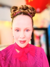 Miss Alice Silk Dominatrix